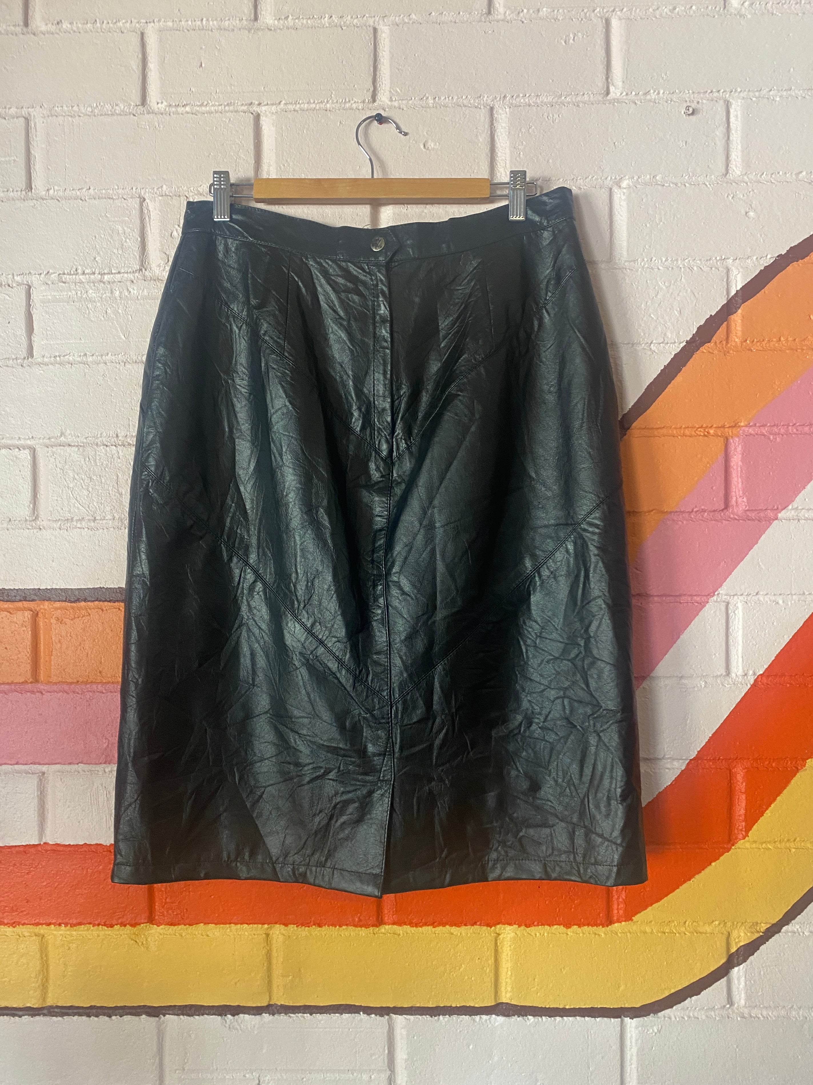 Embellished Leather skirt in onyx
