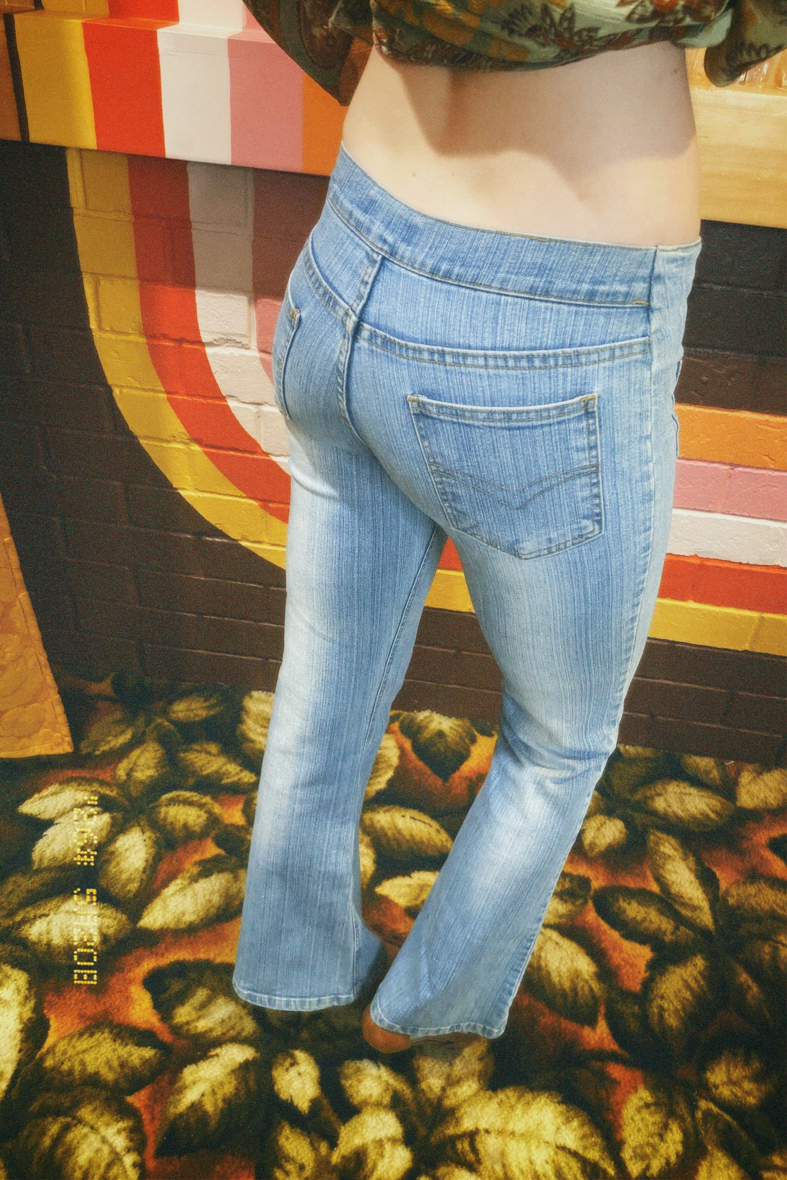 Vintage Y2K low rise flare jeans /small