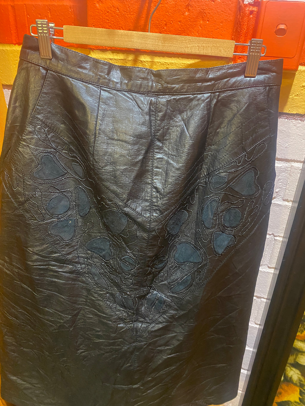 Embellished Leather skirt in onyx