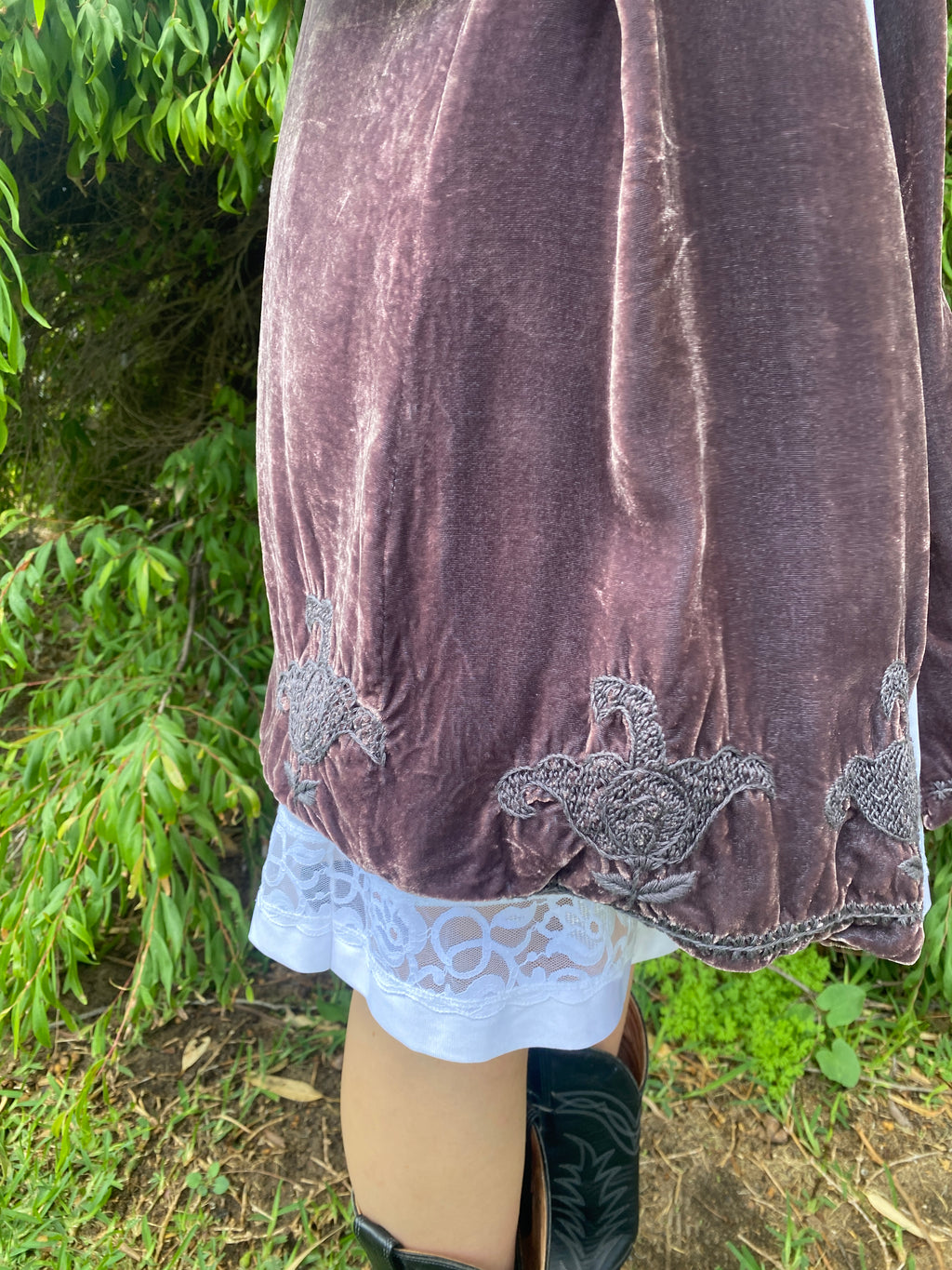 Sarissa 100% Silk Velvet Embroidered Throw Coat