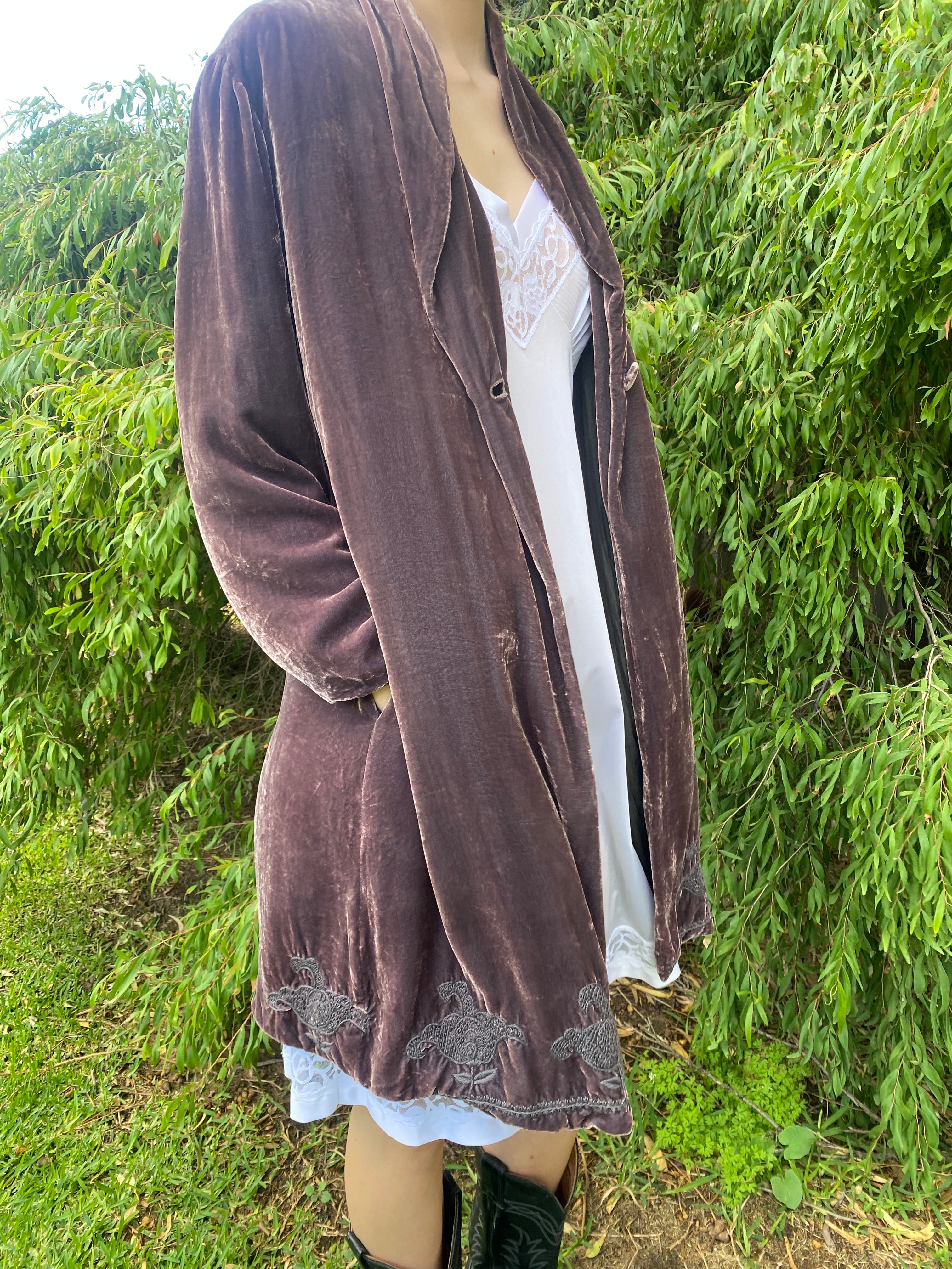 Sarissa 100% Silk Velvet Embroidered Throw Coat